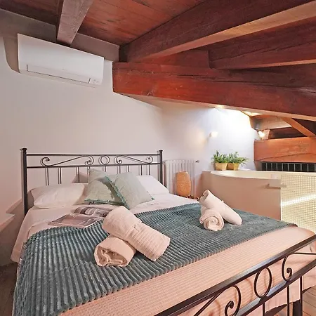 Hébergement de vacances Gardagate - Rustico Liano